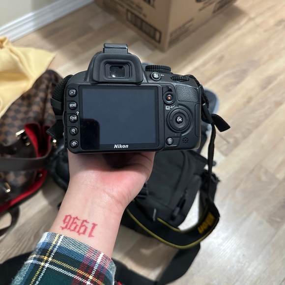 Nikon Black Digital Camera - Picture 1 of 4